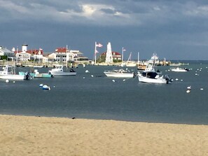 靠近海滩