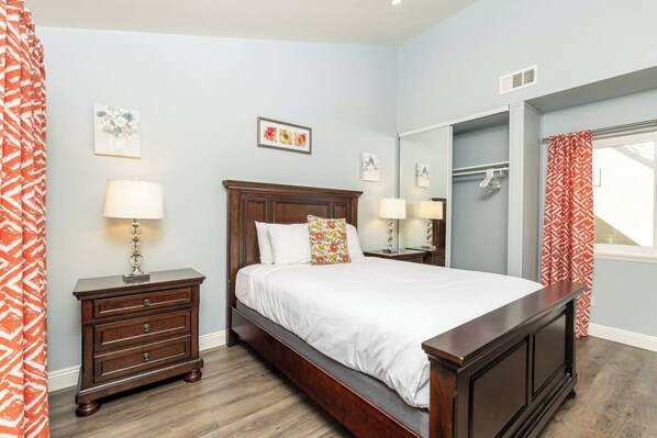3 bedrooms, desk, iron/ironing board, travel cot