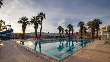 Piscine couverte, piscine chauffée