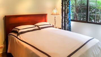 2 bedrooms, in-room safe, iron/ironing board, free WiFi