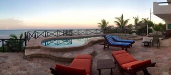 Anteriormente Conhecida Como Casa Azul del Caribe, Tranquil Oceanfront Home w / Perfect Views