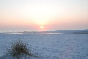 Beach nearby - Fish House, stay someplace cool. (Seagrove Beach)
