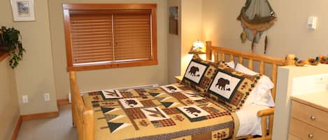 2 chambres, fer et planche à repasser, lit parapluie, Wi-Fi gratuit