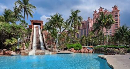Harborside Atlantis, kitchen, waterpark access wristbands included for 4 guests