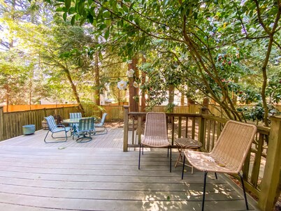 Foodies Kitchen, Peaceful, Green, Comfiest Beds, Close to everything