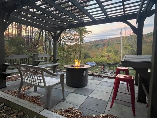 Catskill Mountain Retreat -- private, beautiful views, 4 ski resorts in the area