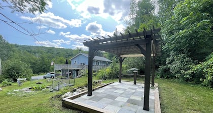 Catskill Mountain Retreat --- Großartige Lage, sehr privat, Hugh Deck, Whirlpool
