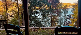 Nyrenovert 5 soverom Lakefront House på Smith Mountain Lake