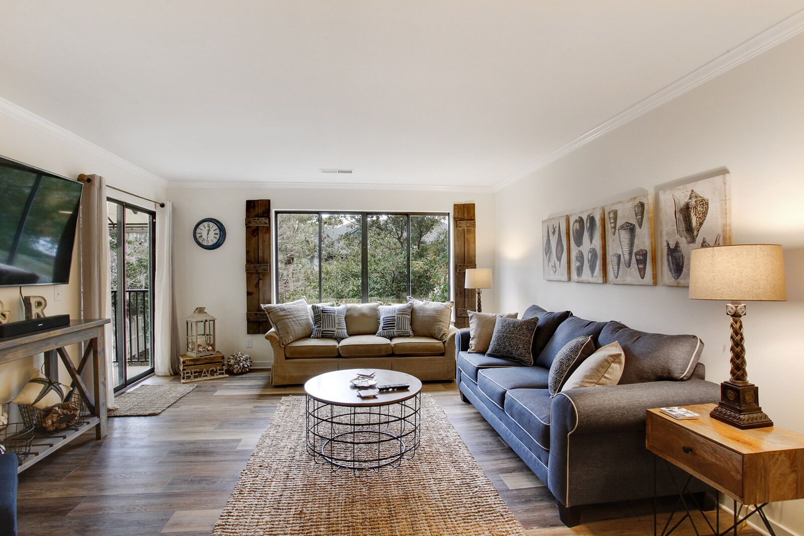 Smart TV, DVD player