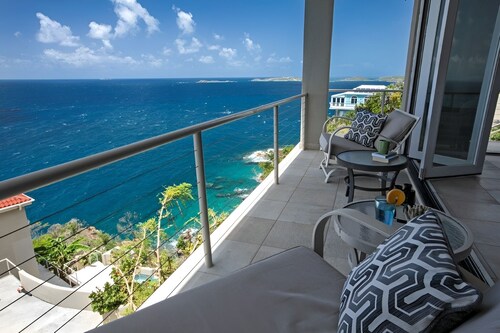 Sopra Mare: Oceanfront, Heated Saltwater Pool, 100% A/C, Endless Views, More...