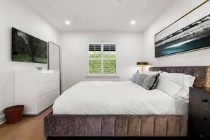 2 habitaciones, tabla de planchar con plancha, internet y ropa de cama 