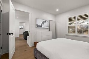 2 bedrooms, iron/ironing board, internet, bed sheets - Watermark Suite A (Carpinteria)