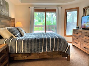 3 bedrooms, iron/ironing board, travel cot, free WiFi