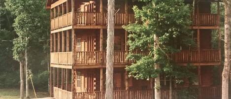 المنشأة من الخارج