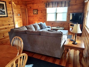 Smart TV, fireplace, DVD player, foosball - 6 BD 6 BATH ALL Ensuite cabin. Come and make memories for a lifetime! (Sevierville)