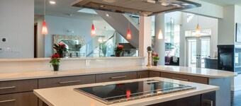 ***Panoramic Water View*** Deep Cove Luxury living