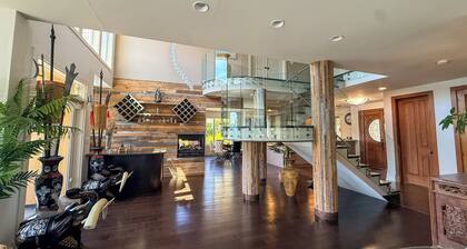 ***Panoramic Water View*** Deep Cove Luxury living