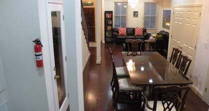 5 BR 4 BA New House- 1 Block to Library of Congress -Free Parking Permit