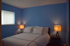 1 habitación, tabla de planchar con plancha, wifi gratis y ropa de cama