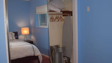 1 chambre, fer et planche Ă repasser, Wi-Fi gratuit, draps fournis