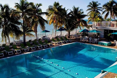 Keys Elegant - Key Colony Single Family. Private Pool, Hot Tub, Dock!