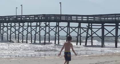 Luxury Coastal Retreat, Prime OIB Location, Steps to Beach, Concerts & Fun!