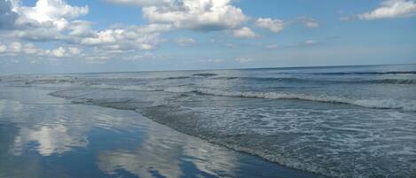 Plage à proximité, chaises longues