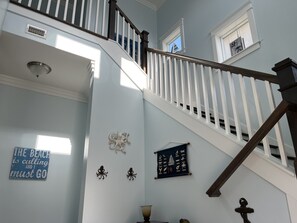 Interior - Bluefin Beach Cottage - Beachfront home in Navarre- community pool & hot tub (Navarre)