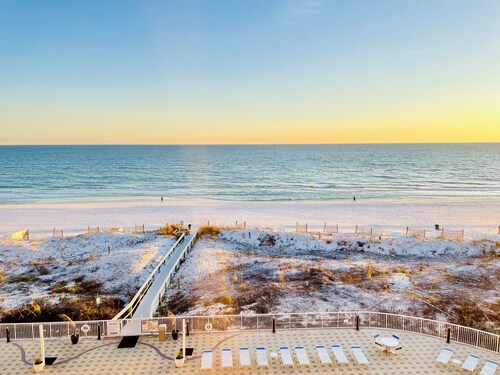 September Special! Summer Place 506- New Paint-Great Location-Spectacular Views!