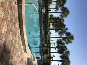 Piscina all'aperto, una piscina riscaldata