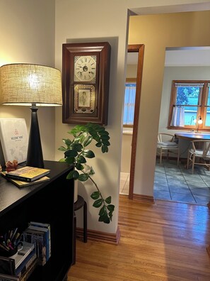 المنشأة من الداخل