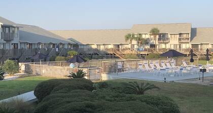 ¡Cerca de la playa!  Agradable y acogedor, Se admiten mascotas Ocean Mile Condo # L-11!