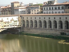 Exterior - LOVELY, LARGE, AFFORDABLE APT WITH MAJESTIC VIEW-PONTE VECCHIO (Firenze)
