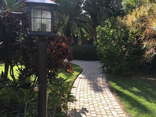 1 Bedroom Duplex On Intracoastal W/ Beach Access