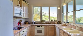 Direct Oceanfront-Atlantic Side-Dockage-Pool and 20 miles from Key West