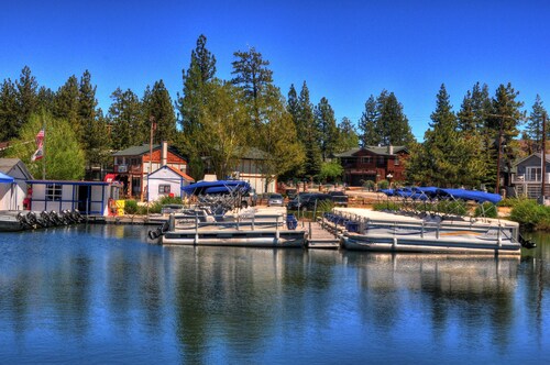 Cozy Cabin Full of Fun - Big Bear Lake, Marina, Village, Slope