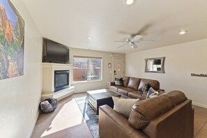 Televisión, chimenea