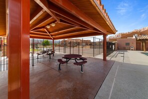 Outdoor dining - Prickly Pear Vista (Rim Vista 1A3) (Moab)