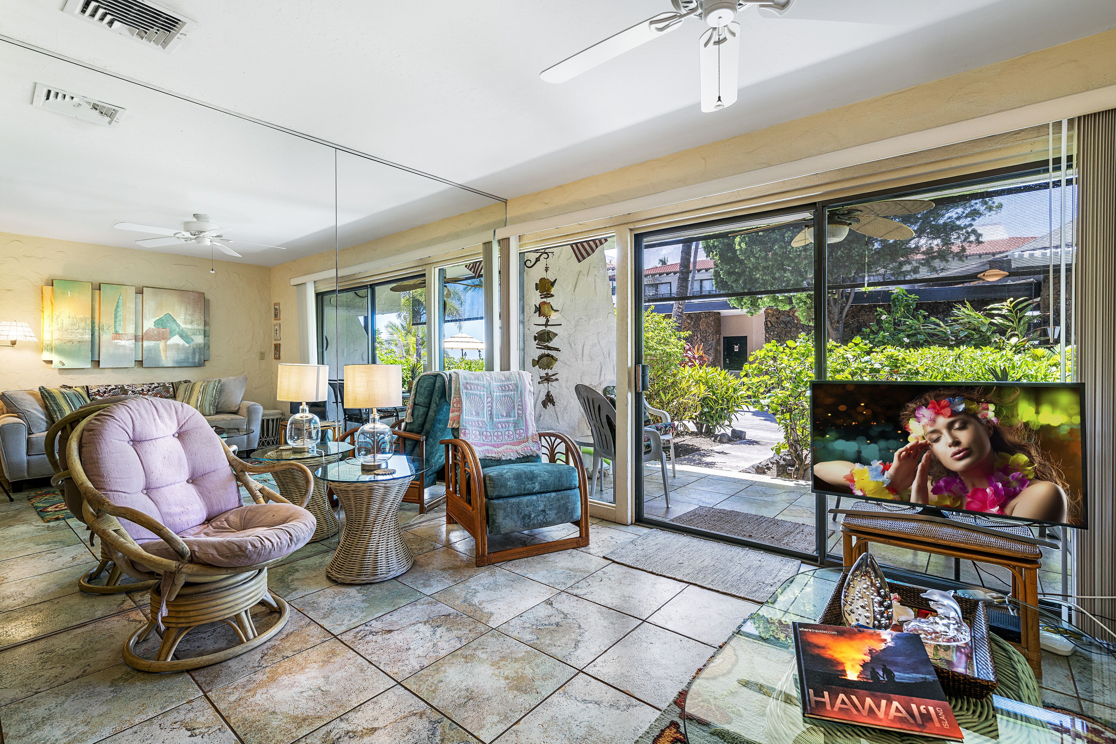 Casa de Emdeko #134: Oceanfront Bliss on the First Floor - Steps from Paradise