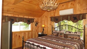 4 bedrooms, desk, iron/ironing board, free WiFi