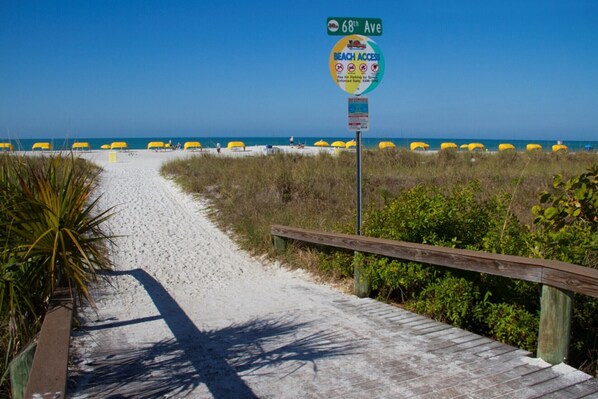 Beach nearby, sun loungers, beach towels