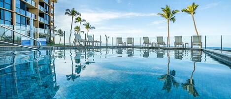 Lämmitetty uima-allas