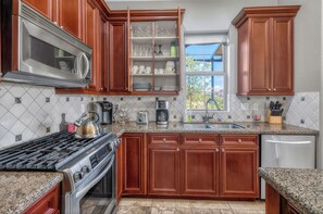 Fridge, microwave, oven, stovetop - Luxurious condo by the pool and golf courses in the V at Lake Las Vegas (Henderson)