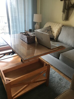 Smart-TV, videospill, DVD-spiller og bøker