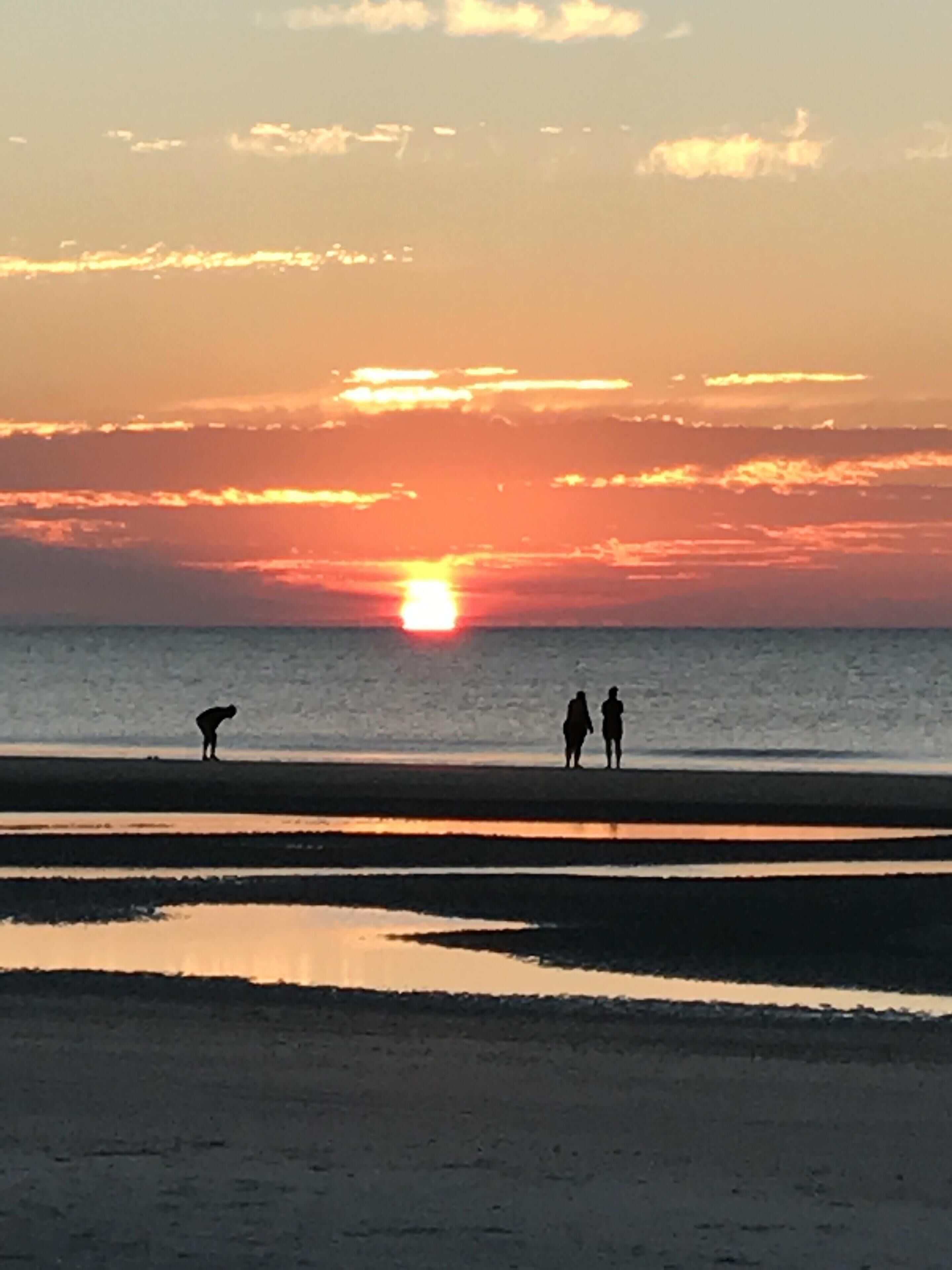 靠近海滩、沙滩椅、沙滩毛巾