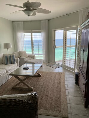 TV, DVD player, stereo - Guests Rate Us Exceptional: Beach chairs & umbrellas available for rent. (Pensacola Beach)