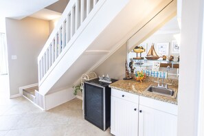 Enjoy cooking in this well-equipped kitchen with a dishwasher and granite countertop.