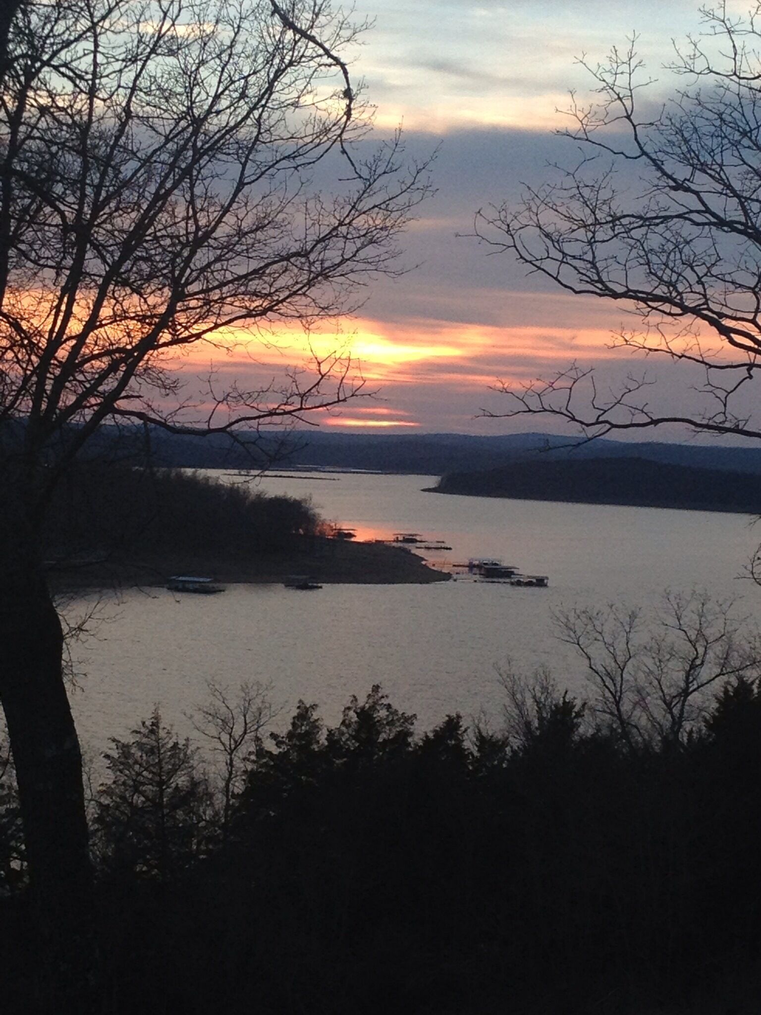 Come Watch An Amazing Sunset On Lake Norfork, And Make Lifetime Memories