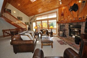 TV, fireplace, DVD player