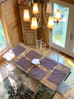 Dining - Bar Harbor Home Near Everything (Bar Harbor)